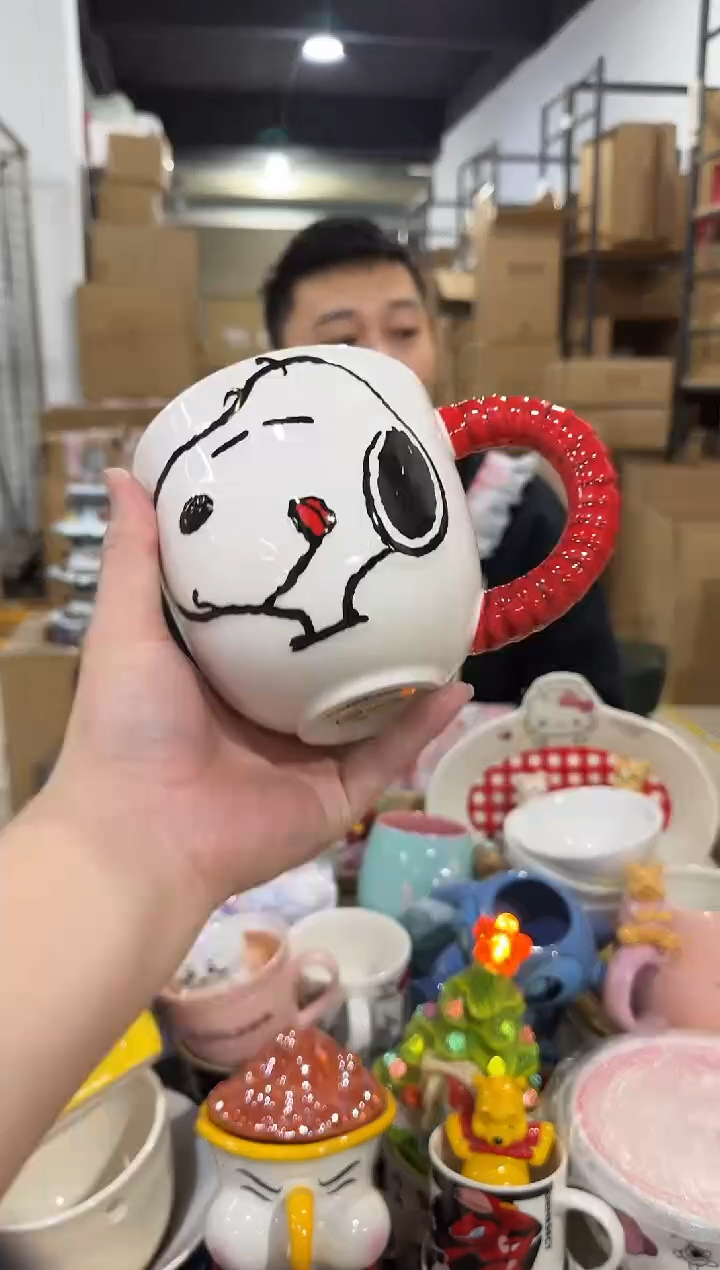 瓷片红色把手史努比水杯