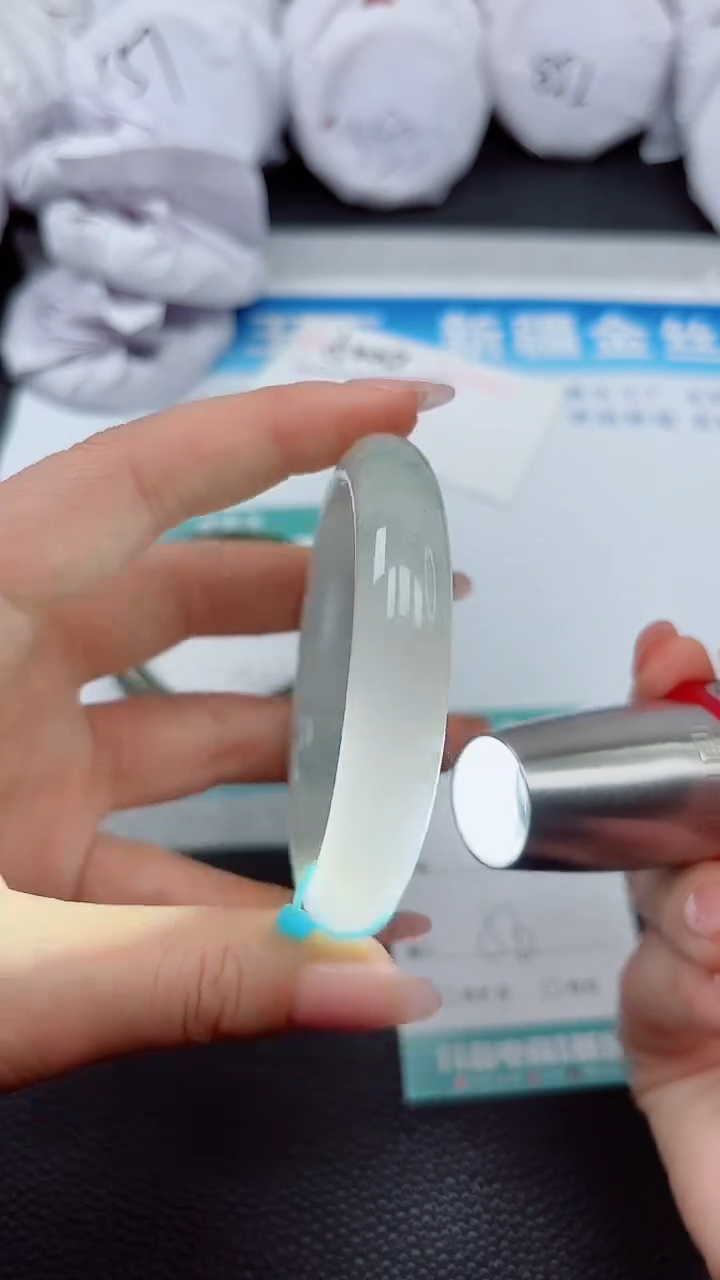 【闪购商品】石英质玉手镯未镶嵌A635