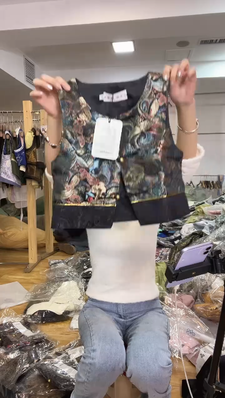 马甲       S码         95斤   