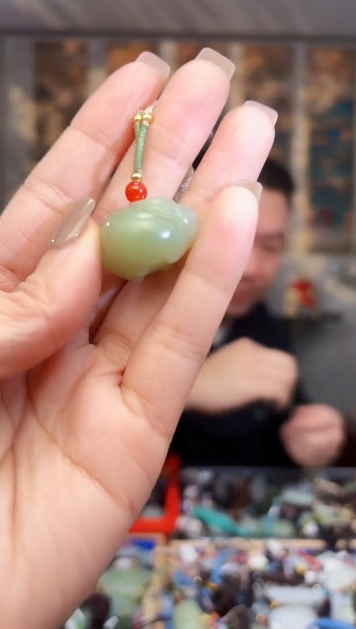 【闪购商品】和田玉挂件未镶嵌拍一发一