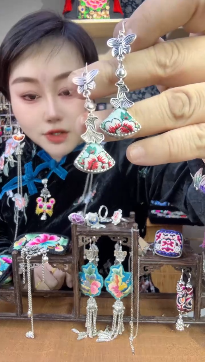 【闪购商品】刺绣纯手工苗绣非遗耳环