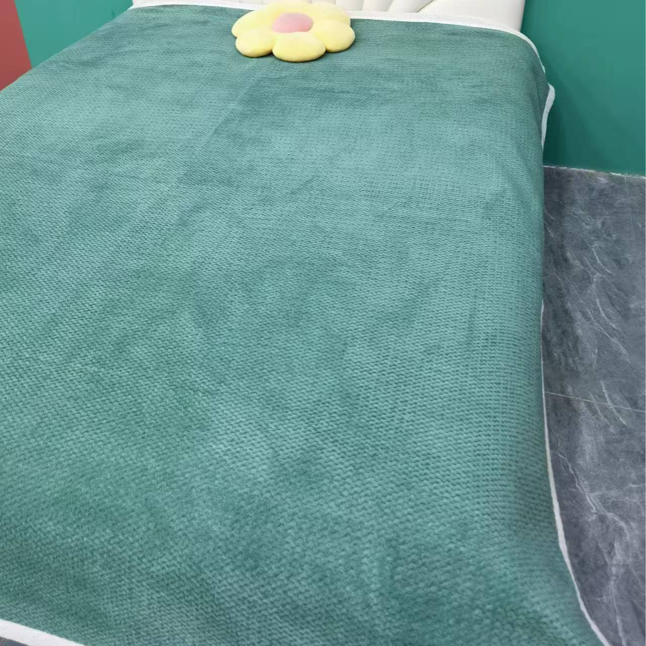 04云豆绒纯色床盖 