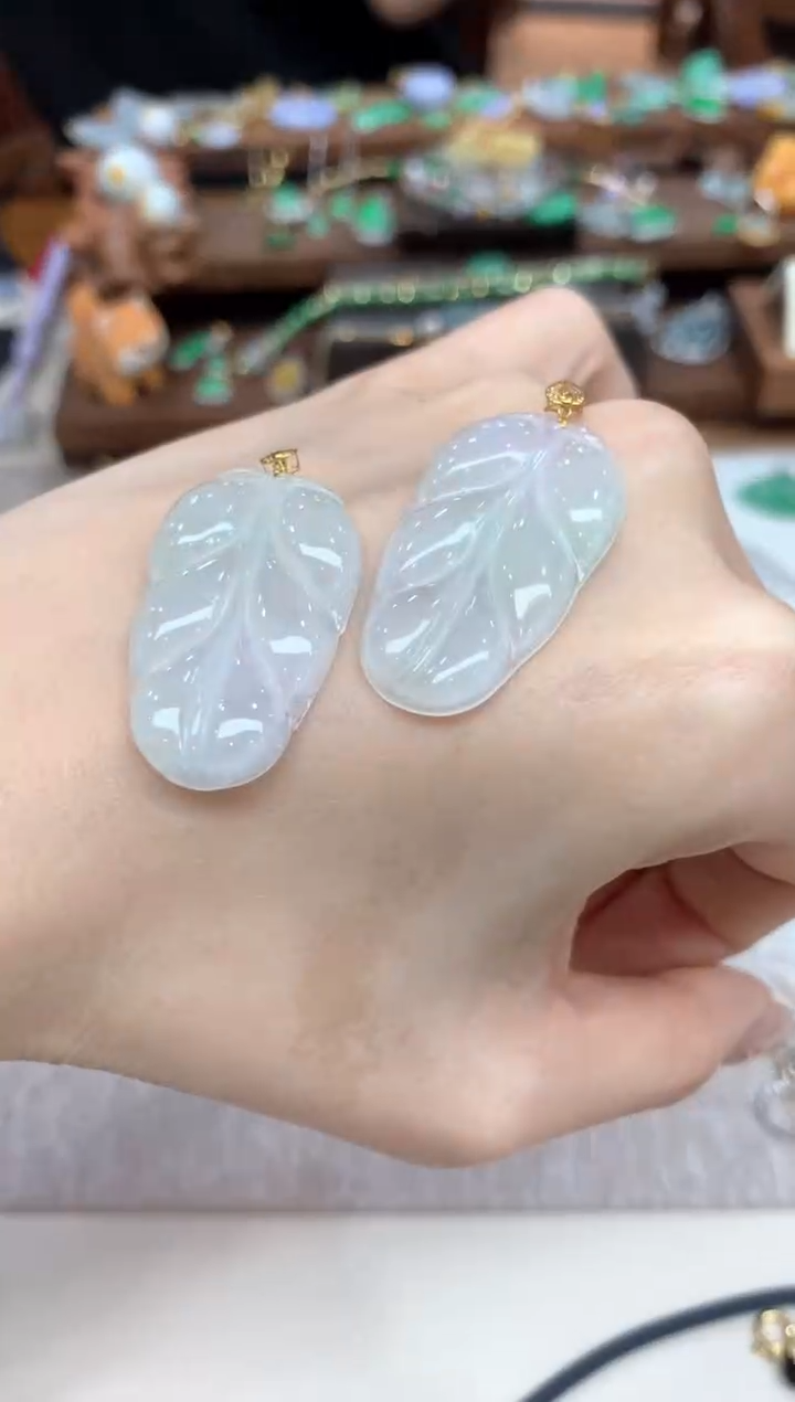 【闪购商品】翡翠吊坠(不含链)18K金镶嵌叶子多样性发货1件