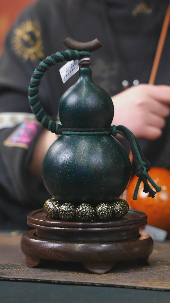 【闪购商品】YC192大漆酒葫芦不包手串及旋转底座