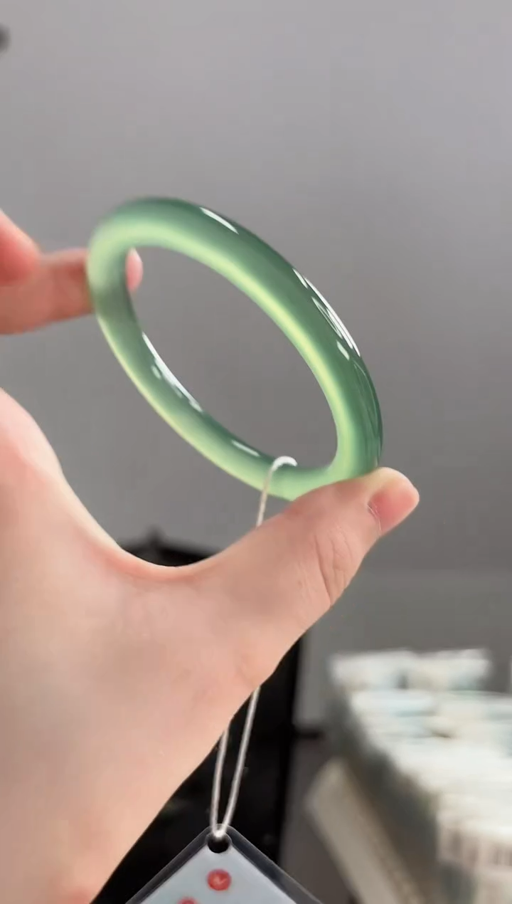 玛瑙/玉髓手镯未镶嵌56圈