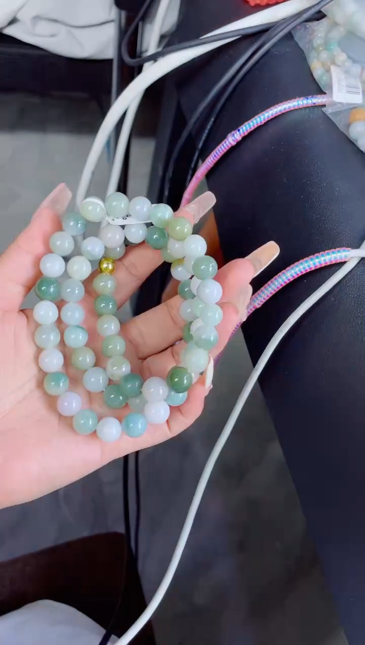 定制翡翠未镶嵌珠串