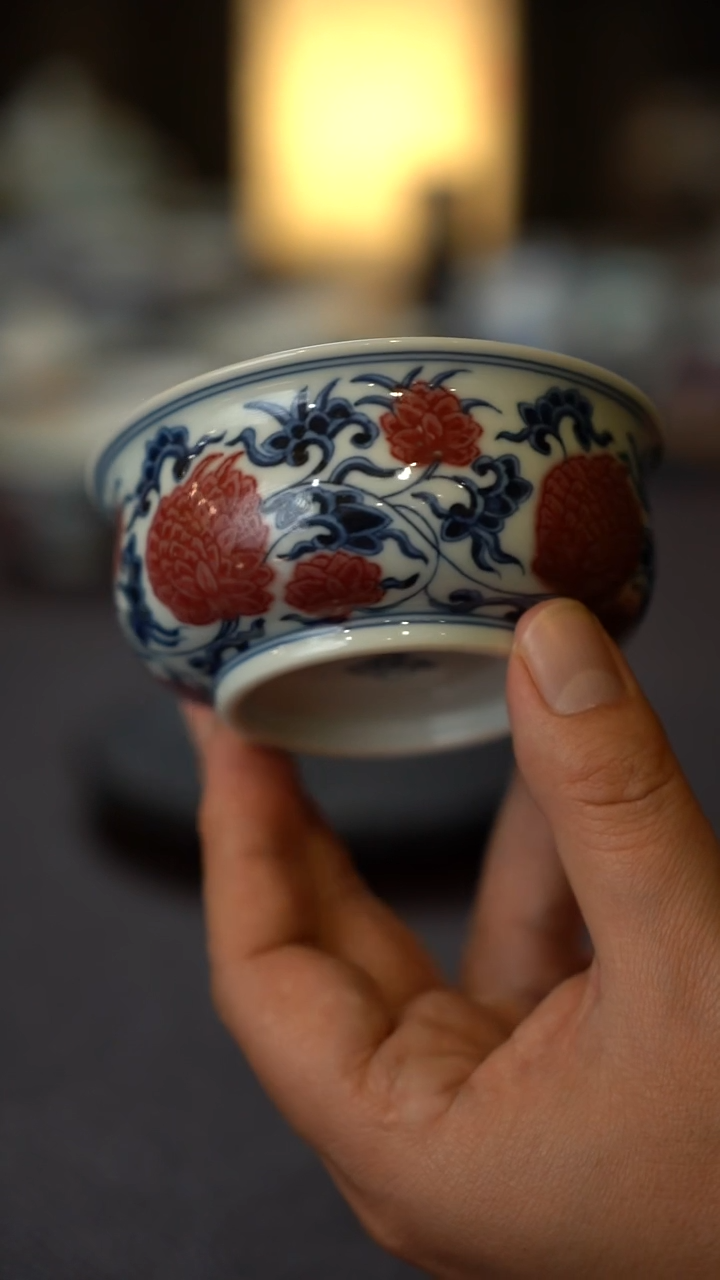 全手绘青花釉里红霸王菊大炉士杯