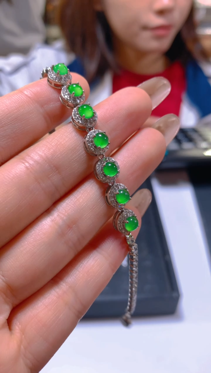 未镶嵌手链翡翠多样性发一