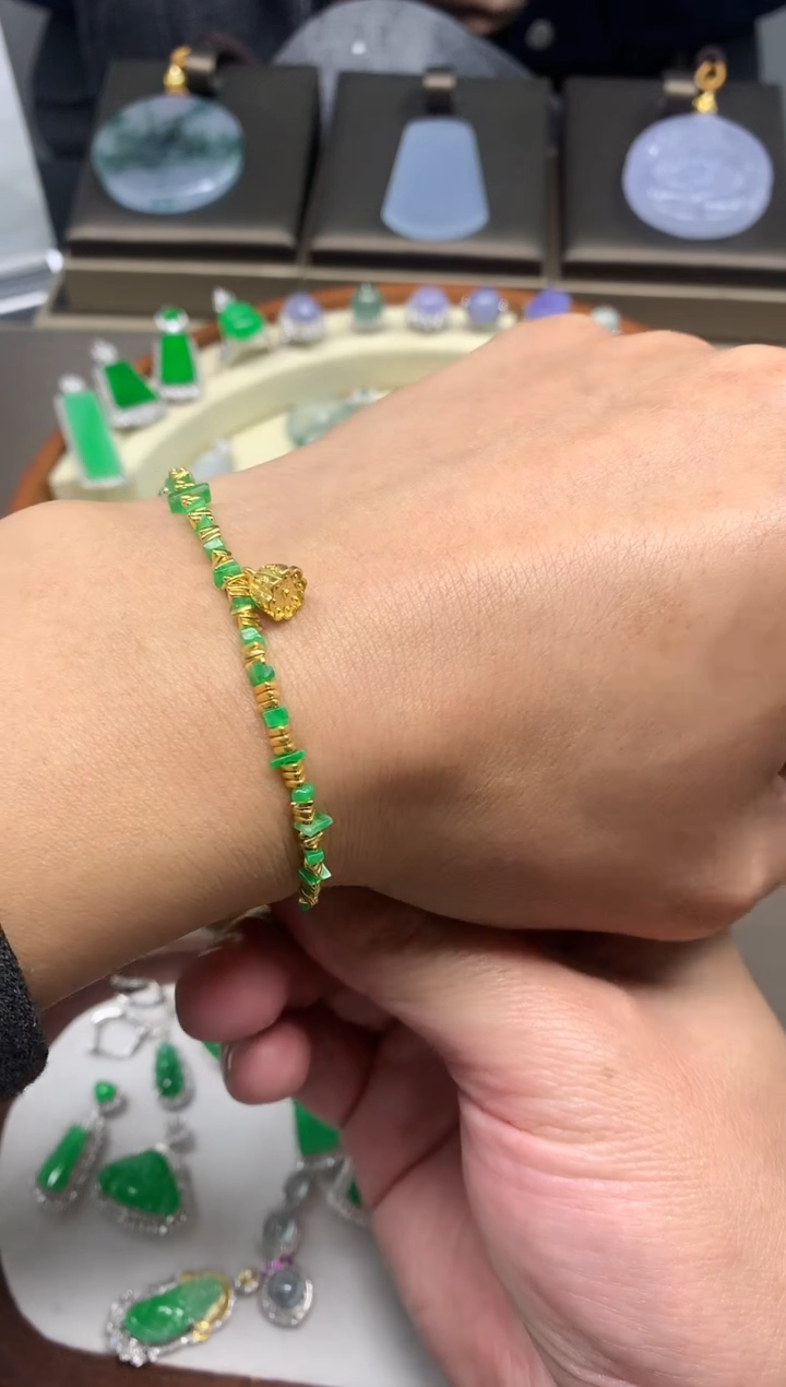 【闪购商品】翡翠颈饰足金镶嵌手链999足金