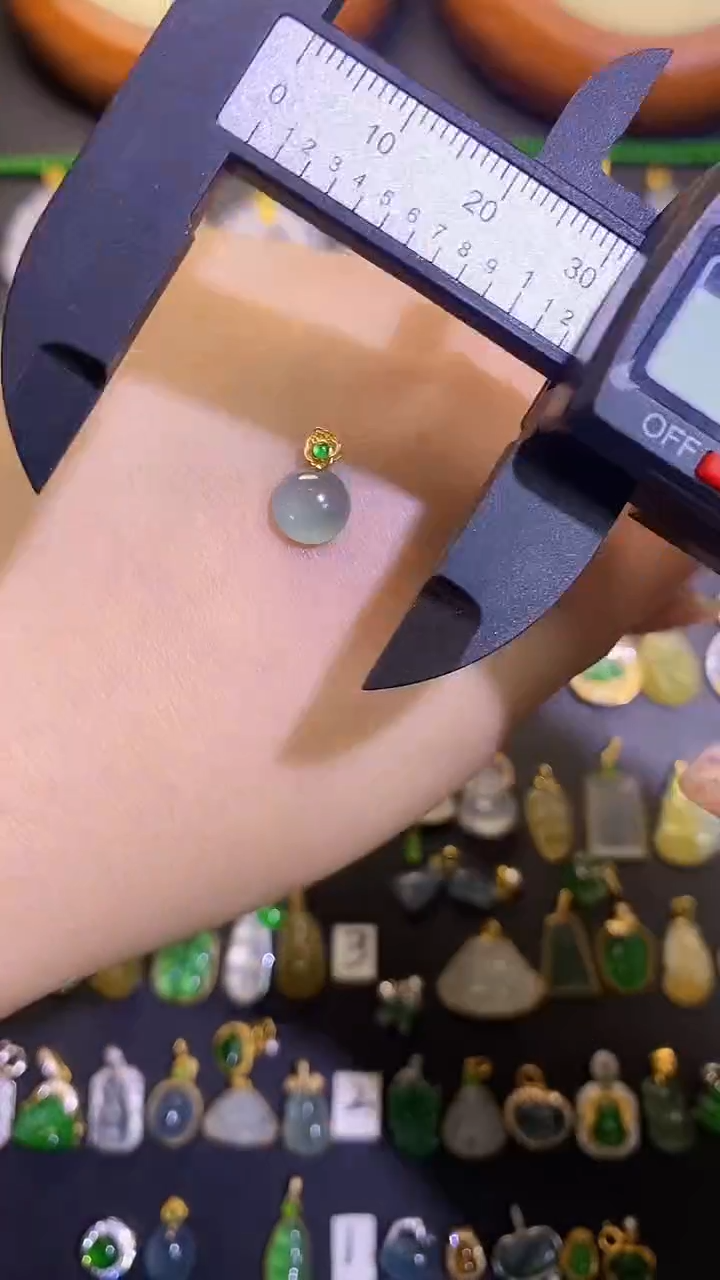 翡翠18K金镶嵌吊坠(不含链)1