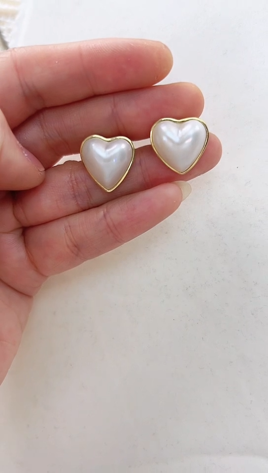 【闪购商品】拼合珍珠（马贝珠）耳饰银S925镶嵌爱心光板