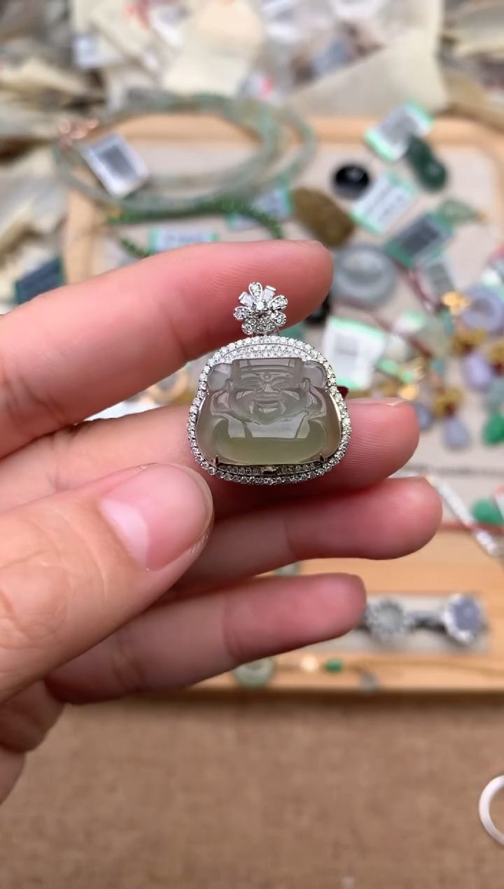 18K金镶嵌挂件翡翠1