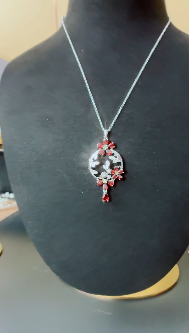 银S925镶嵌吊坠石榴石石榴石吊坠