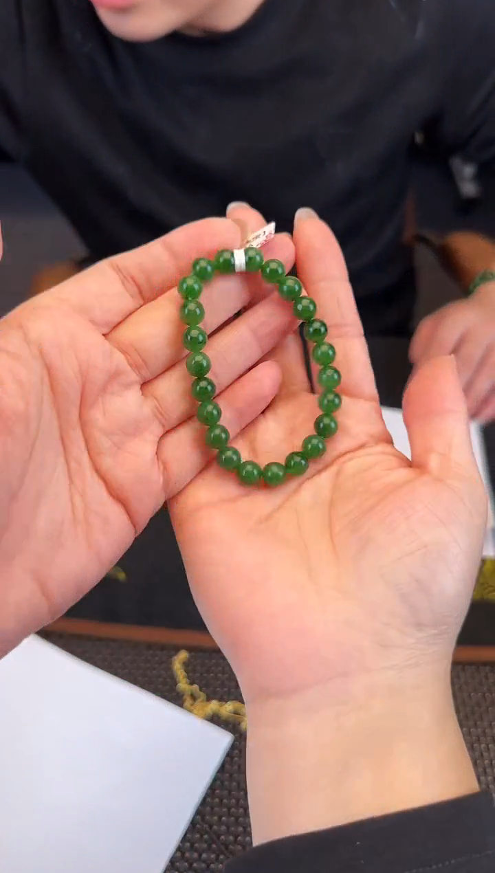 未镶嵌手链和田玉卡8