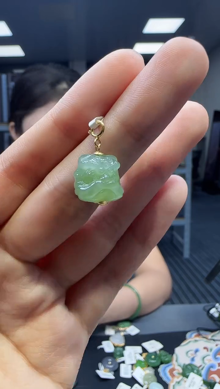 和田玉18K金镶嵌挂件1