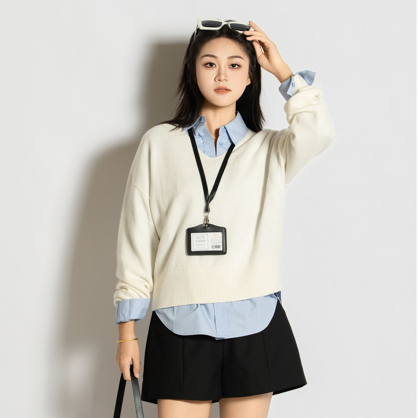 LINGZI/领姿 新款女秋冬纯色落肩经典V领毛衣711723