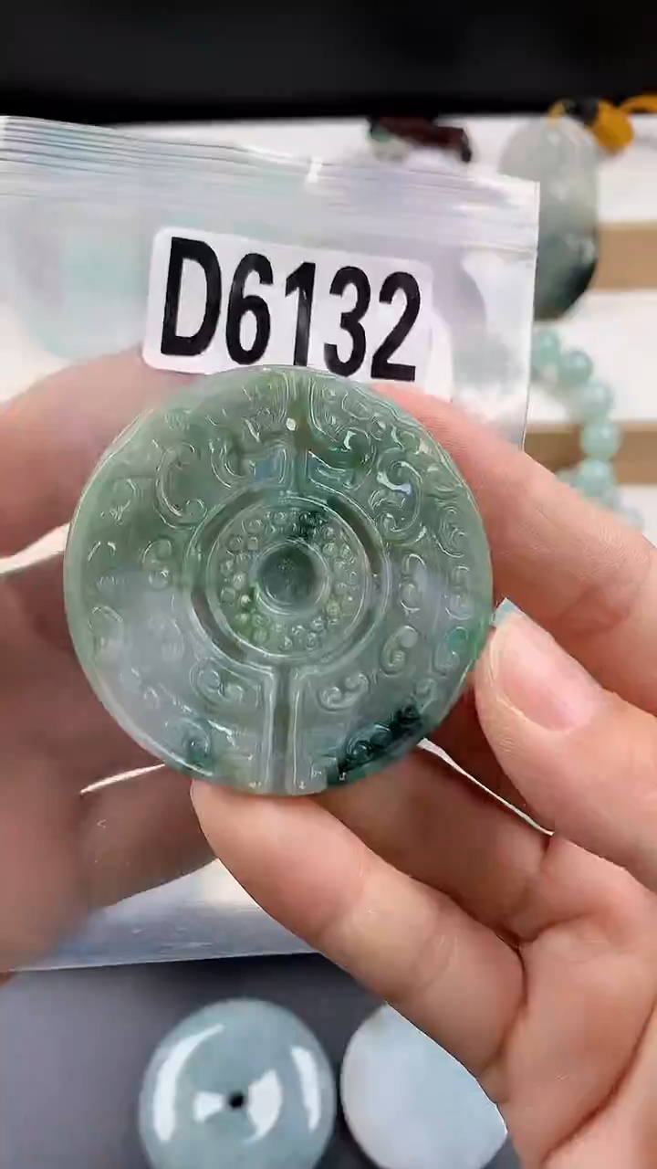 颈饰未镶嵌翡翠天然翡翠吊坠挂件