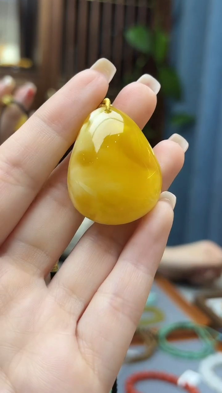 蜜蜡颈饰未镶嵌蜜蜡水滴吊坠DY