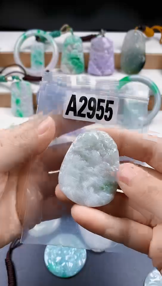 颈饰未镶嵌翡翠天然翡翠吊坠挂件