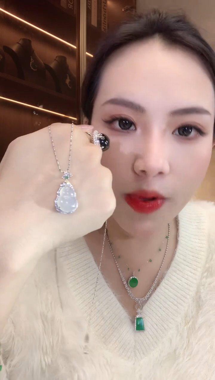 【闪购商品】翡翠吊坠(不含链)18K金镶嵌A7 多样性发货一件