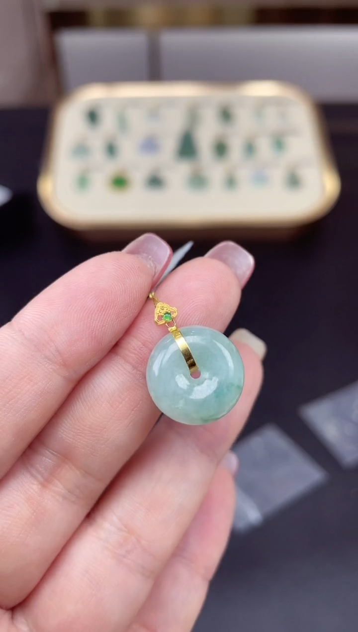 【闪购商品】翡翠挂件18K金镶嵌18K金扣扣子多人@@CMT1341-1