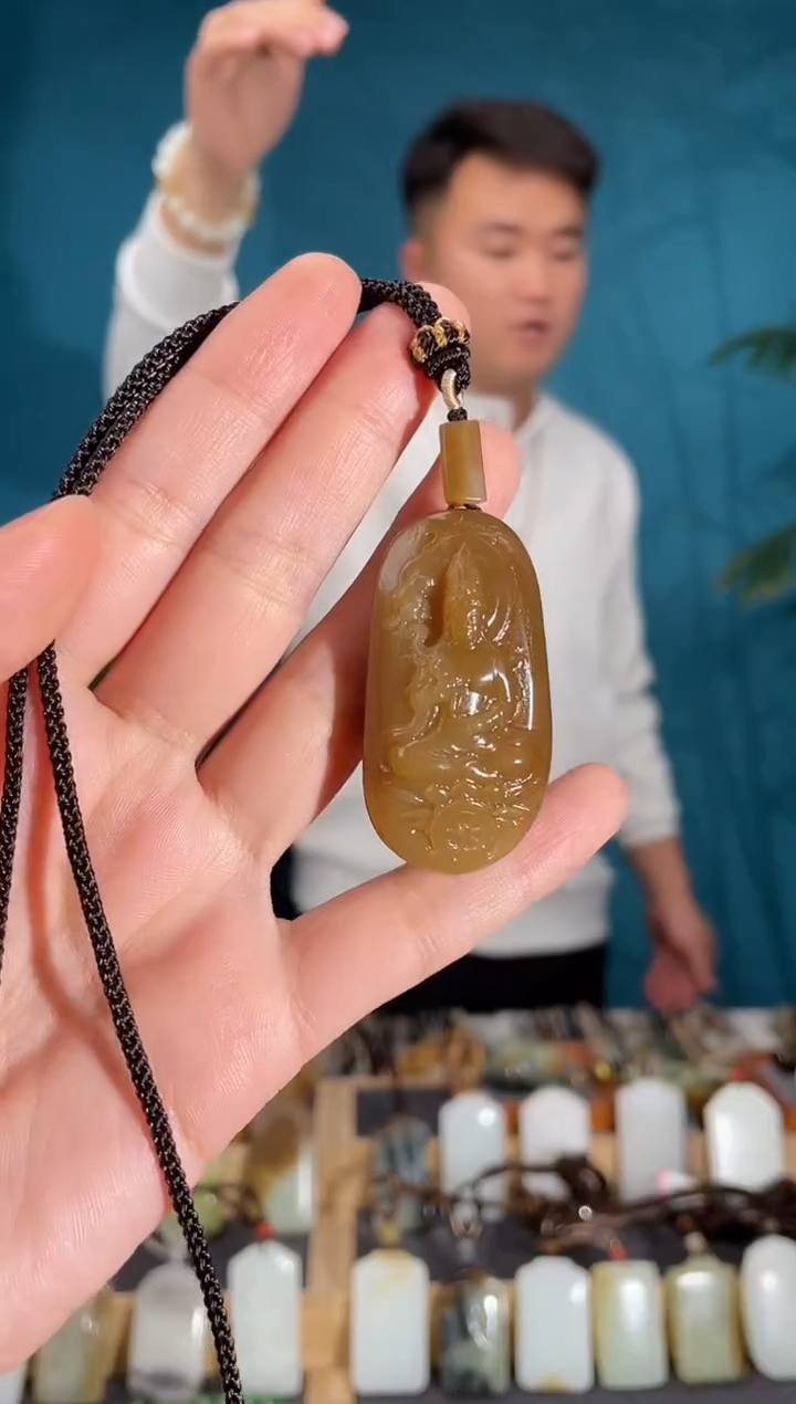 颈饰未镶嵌和田玉1