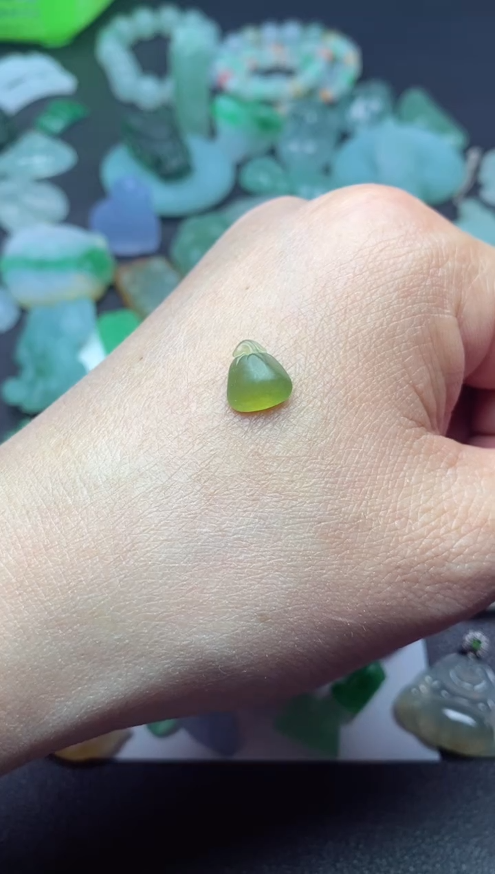 定制翡翠未镶嵌翡翠