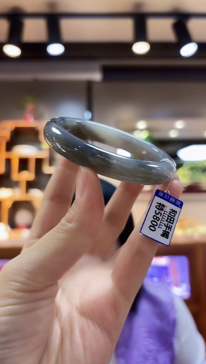 【闪购商品】和田玉未镶嵌56.7手镯