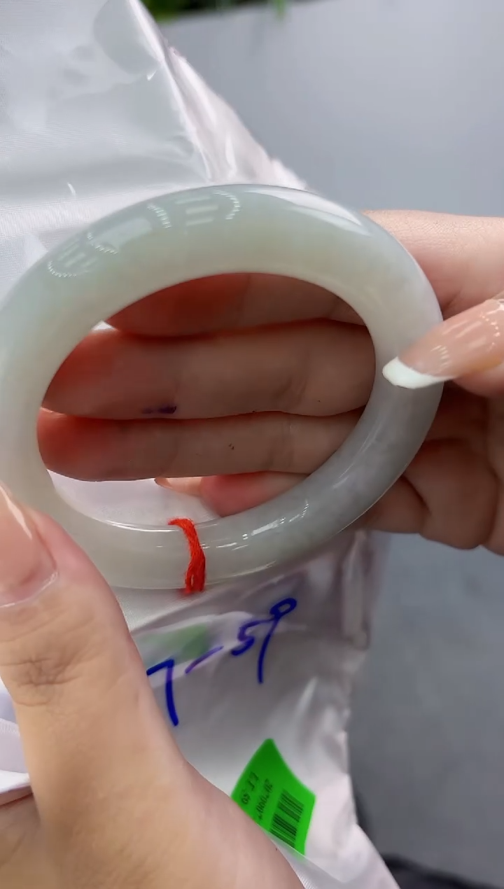 【闪购商品】翡翠手镯未镶嵌翡翠手镯