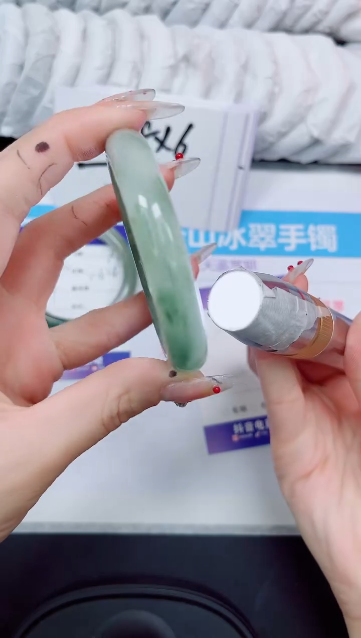 石英质玉手镯未镶嵌321/52