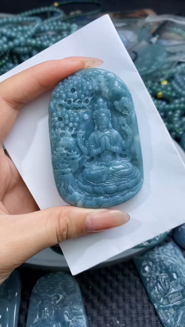 【闪购商品】翡翠颈饰未镶嵌             