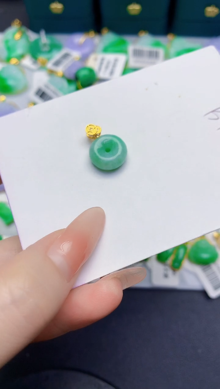 颈饰未镶嵌翡翠缅甸天然翡翠A货