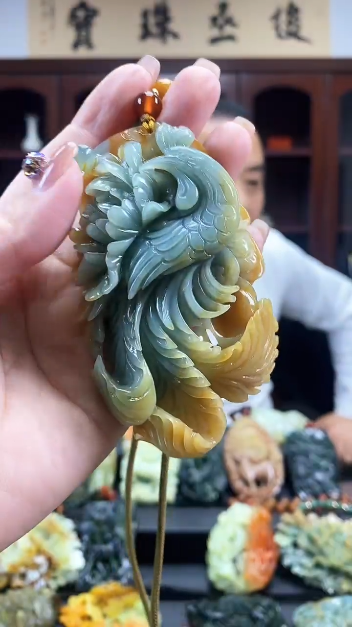 【闪购商品】蛇纹石玉吊坠未镶嵌·