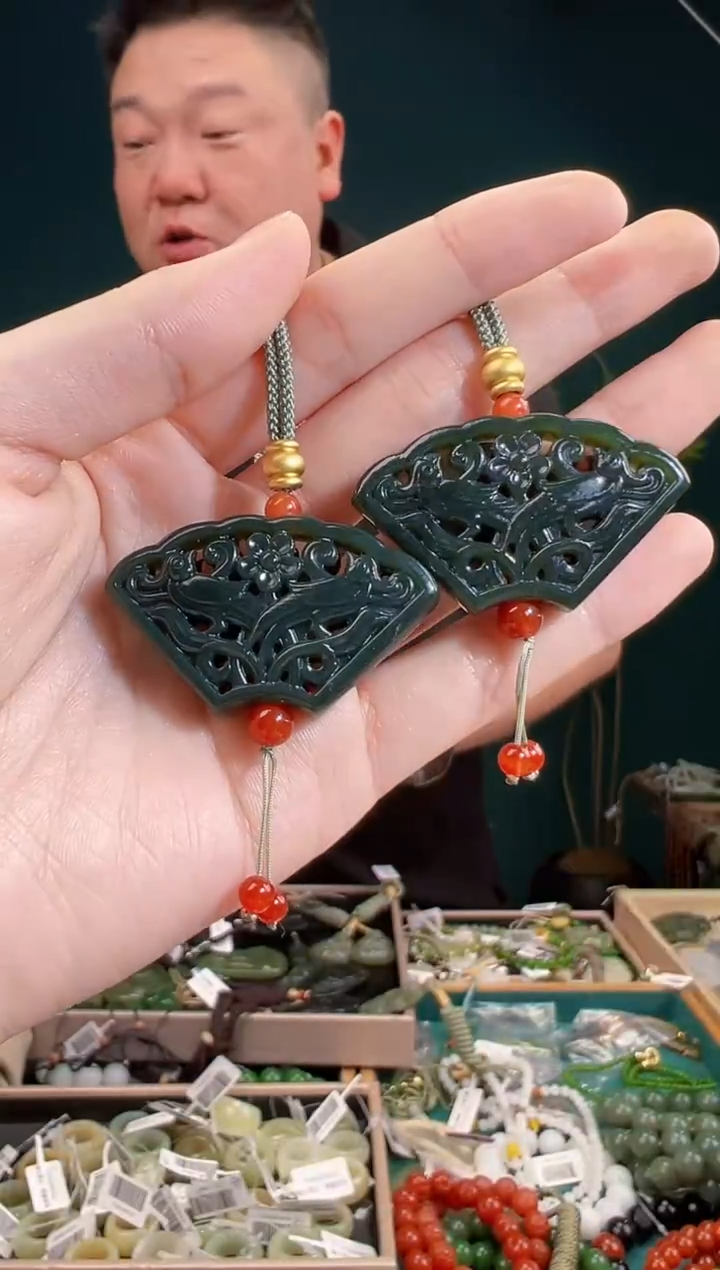 颈饰未镶嵌和田玉一物一证 拍一单发一个