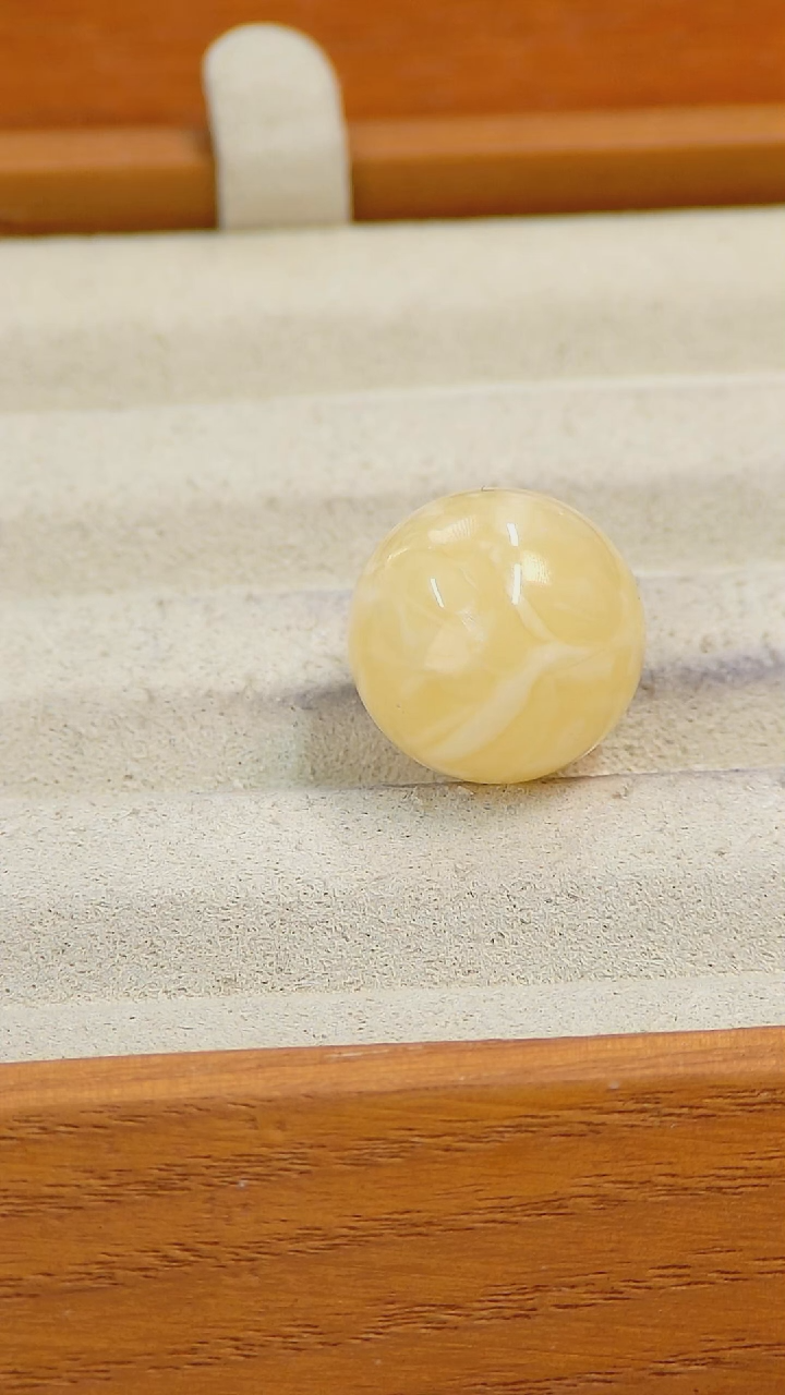 【闪购商品】蜜蜡裸石未镶嵌俄料全品16.4MM2.518克