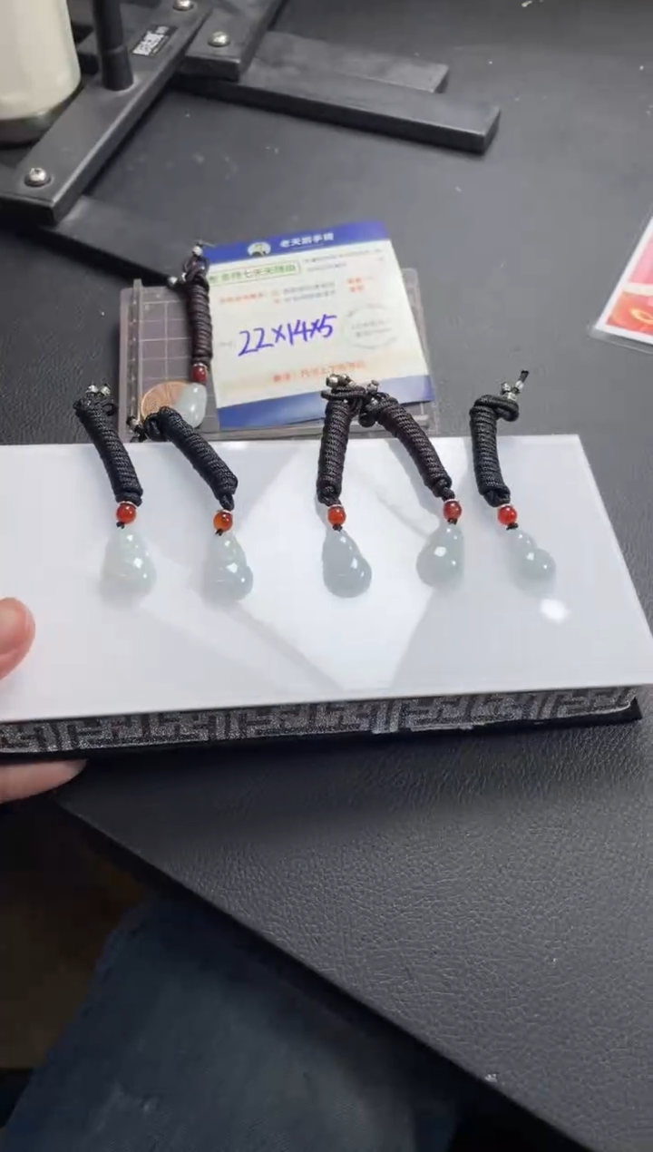 【闪购商品】翡翠挂件未镶嵌翡翠葫芦7H/多样性发其一CP