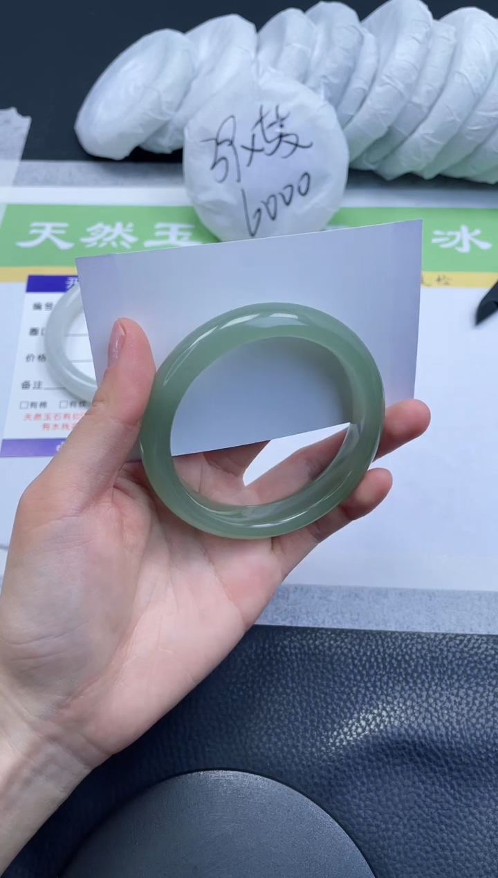 【闪购商品】石英质玉手镯未镶嵌A53-58+