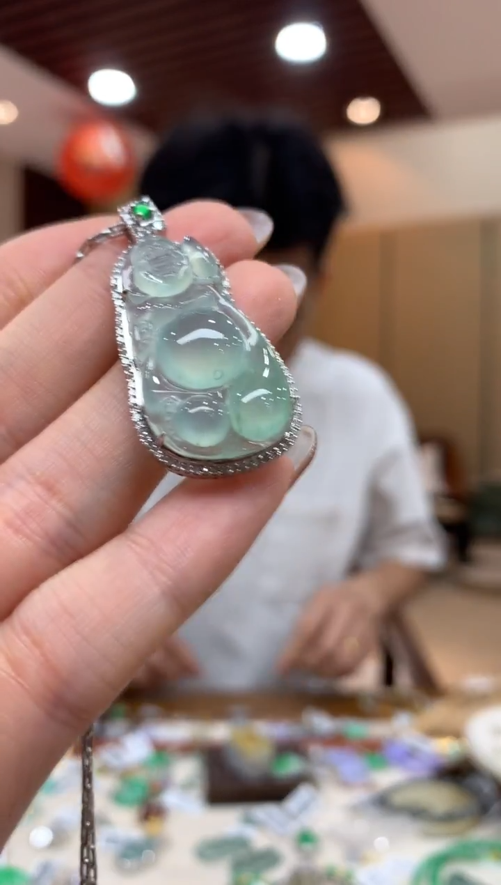 吊坠(不含链)18K金镶嵌翡翠佛