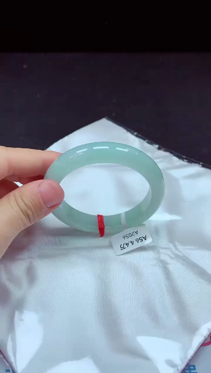 【闪购商品】翡翠手镯未镶嵌镯子56+