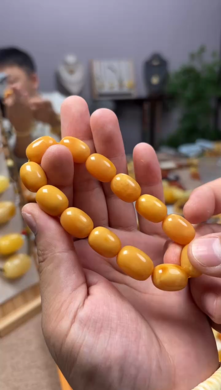 【闪购商品】蜜蜡裸石未镶嵌手串