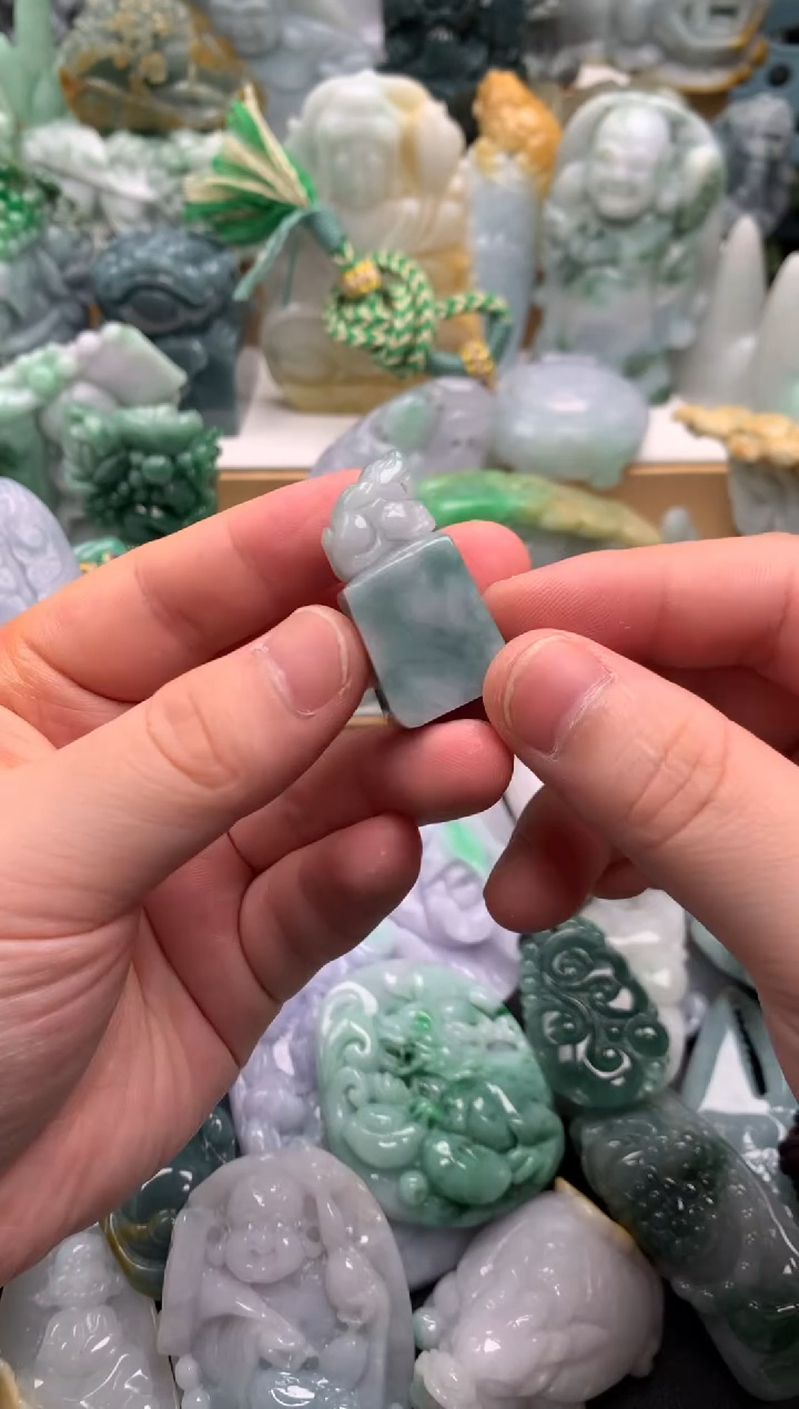 吊坠(不含链)未镶嵌翡翠1