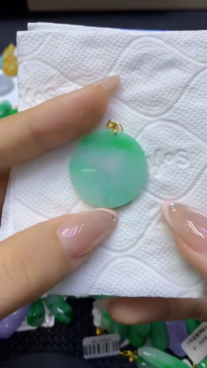 颈饰18K金镶嵌翡翠天然缅甸翡翠A货