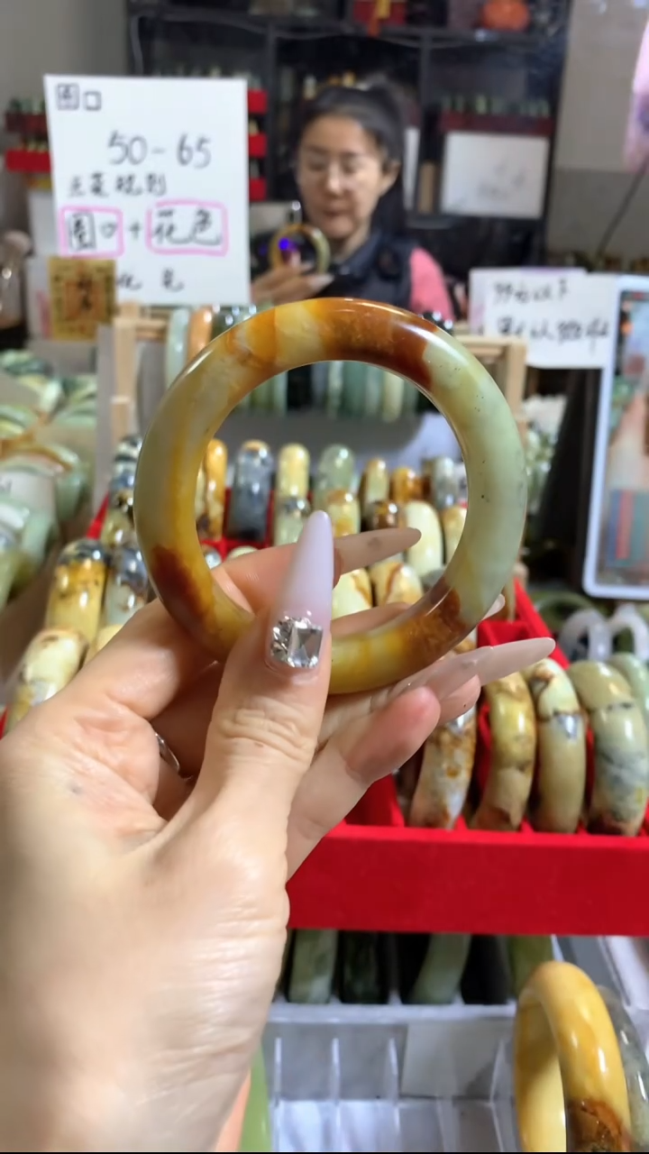 未镶嵌岫玉手镯48 56+