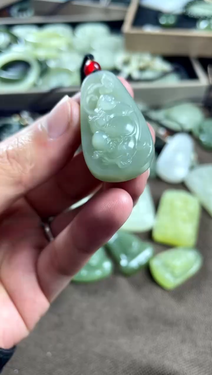 颈饰未镶嵌和田玉佛公