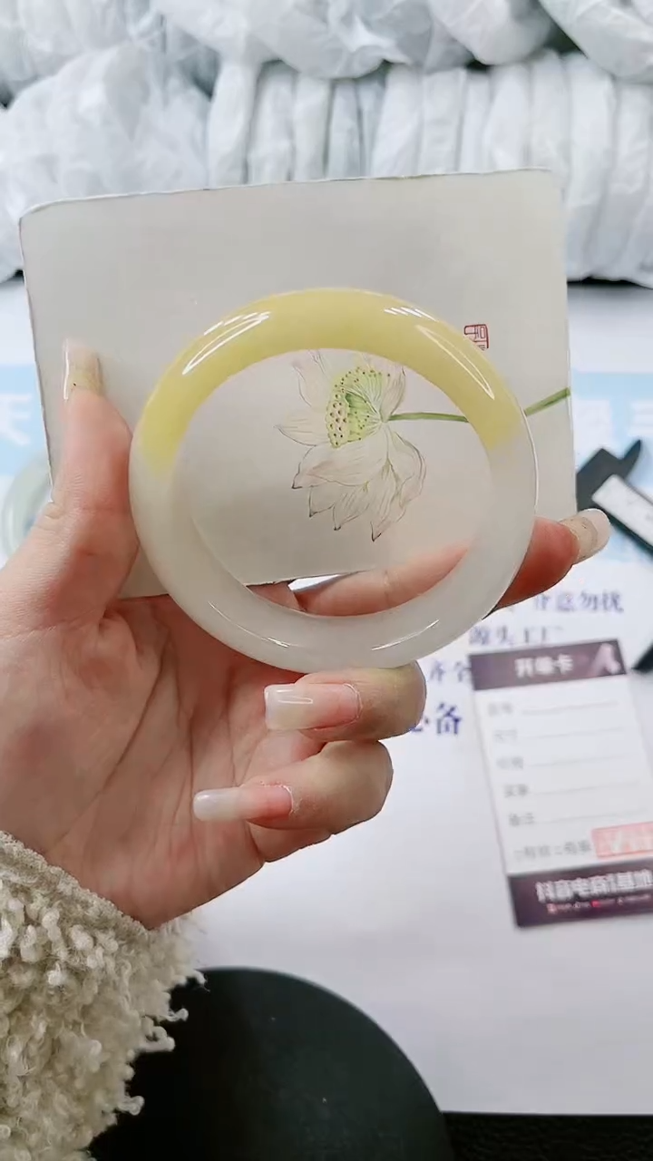 【闪购商品】石英质玉手镯未镶嵌多样性发货C25