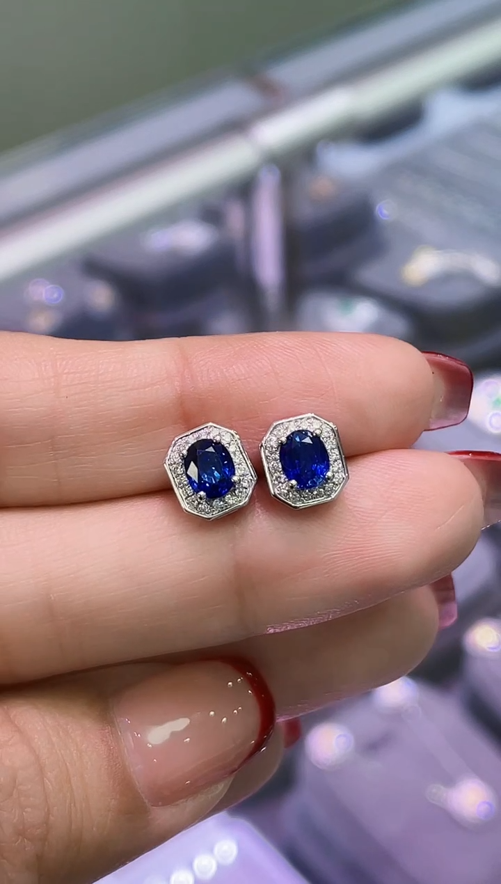 【闪购商品】蓝宝石耳钉18K金镶嵌1.35克拉