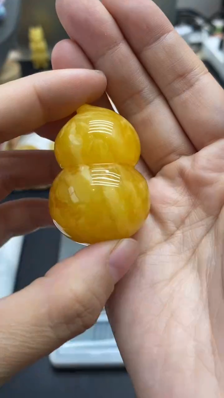 琥珀未镶嵌珠宝奇石1287