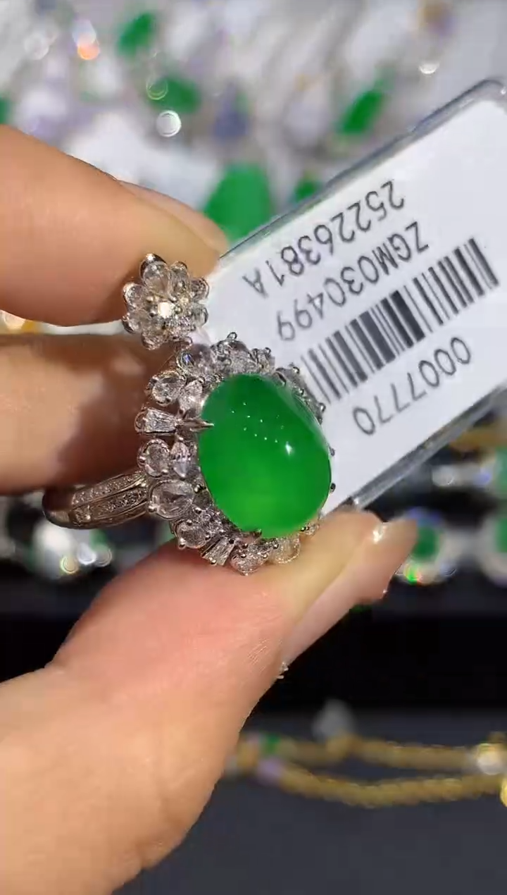 18K金镶嵌戒指翡翠L***娜分单多样性发其一