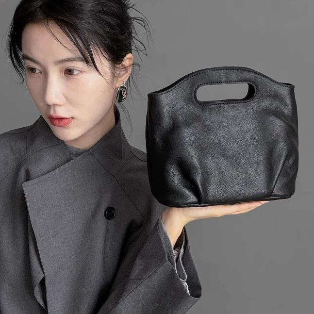 美式小众复古手拎包女士新款上班通勤百搭高质感软皮大容量斜挎包