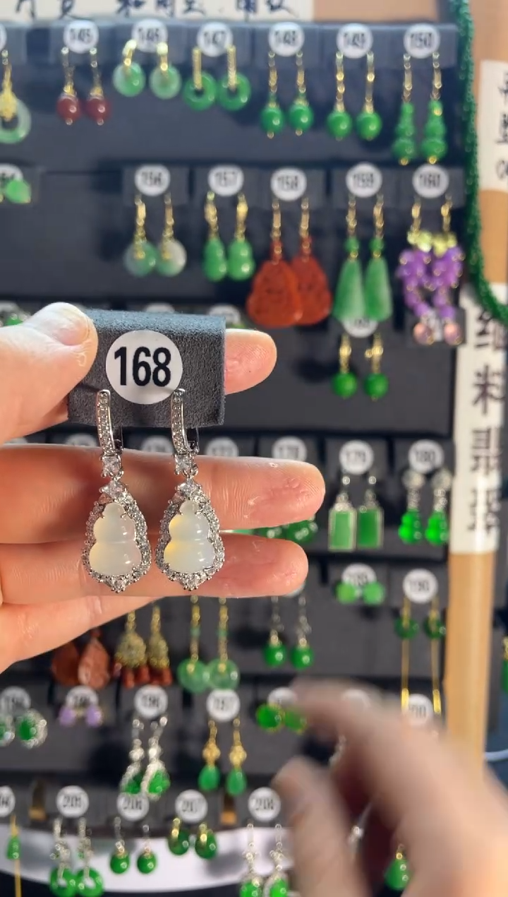 【闪购商品】翡翠耳饰银S925镶嵌168....